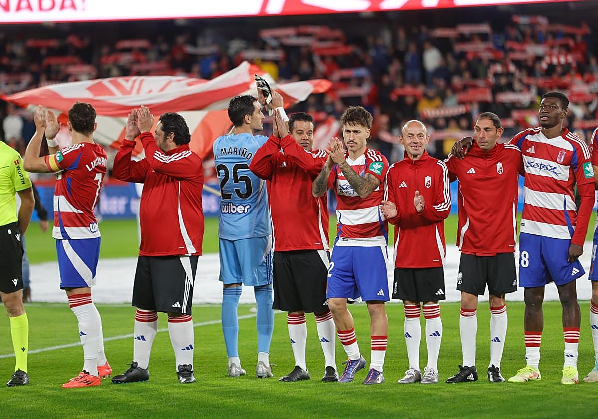 Alineación titular del Granada contra el Levante en Los Cármenes, entre jugadores del 'genuine'.