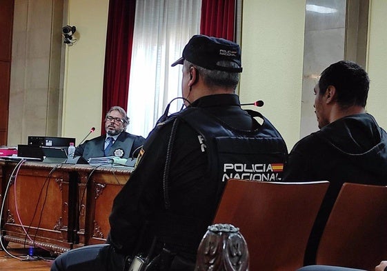 El acusado durante el juicio por el crimen