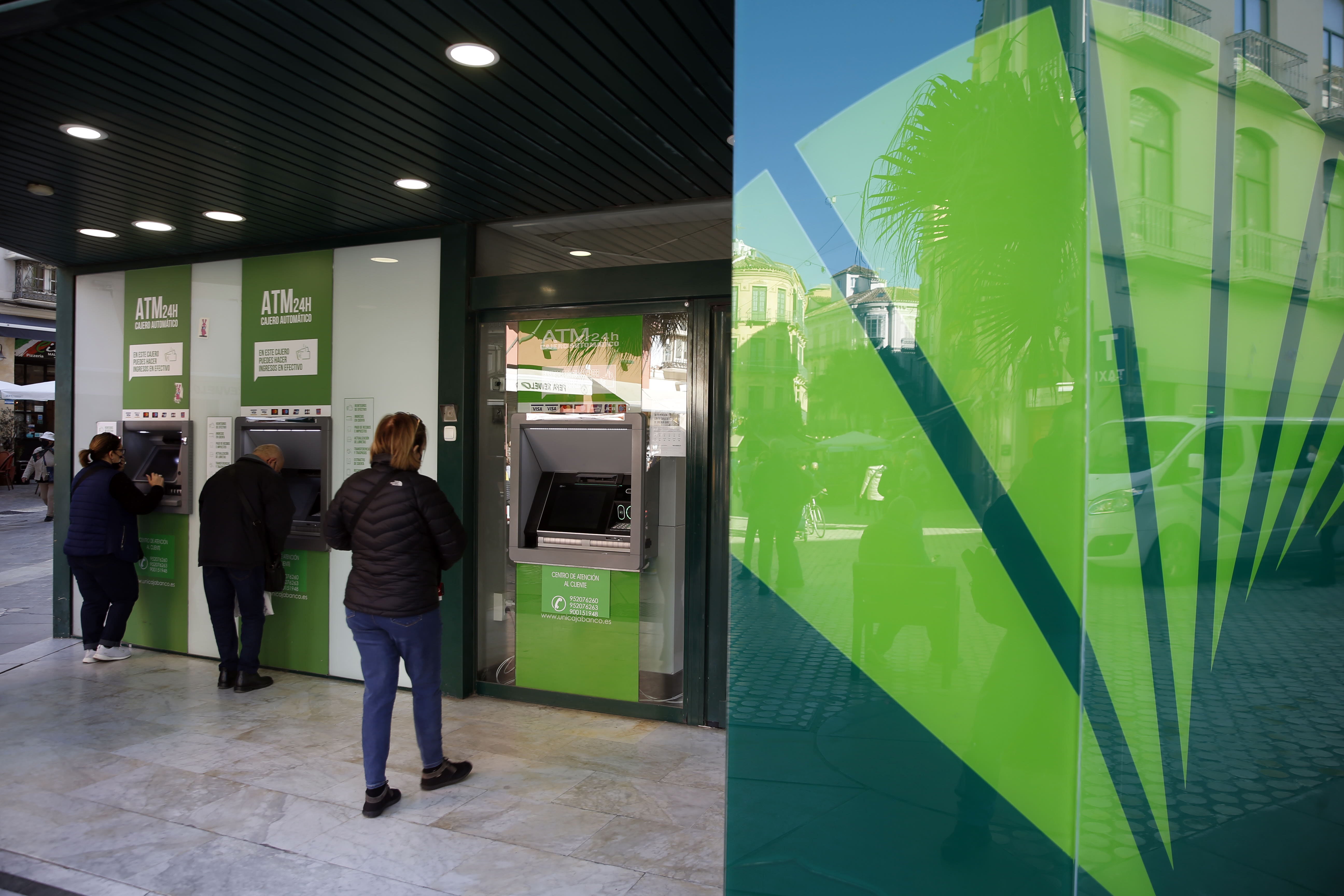 Unicaja lanza una promoción que regala 620 euros a sus clientes