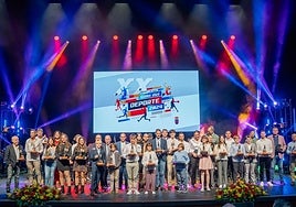 Foto de familia de todos los premiados en la Gala.