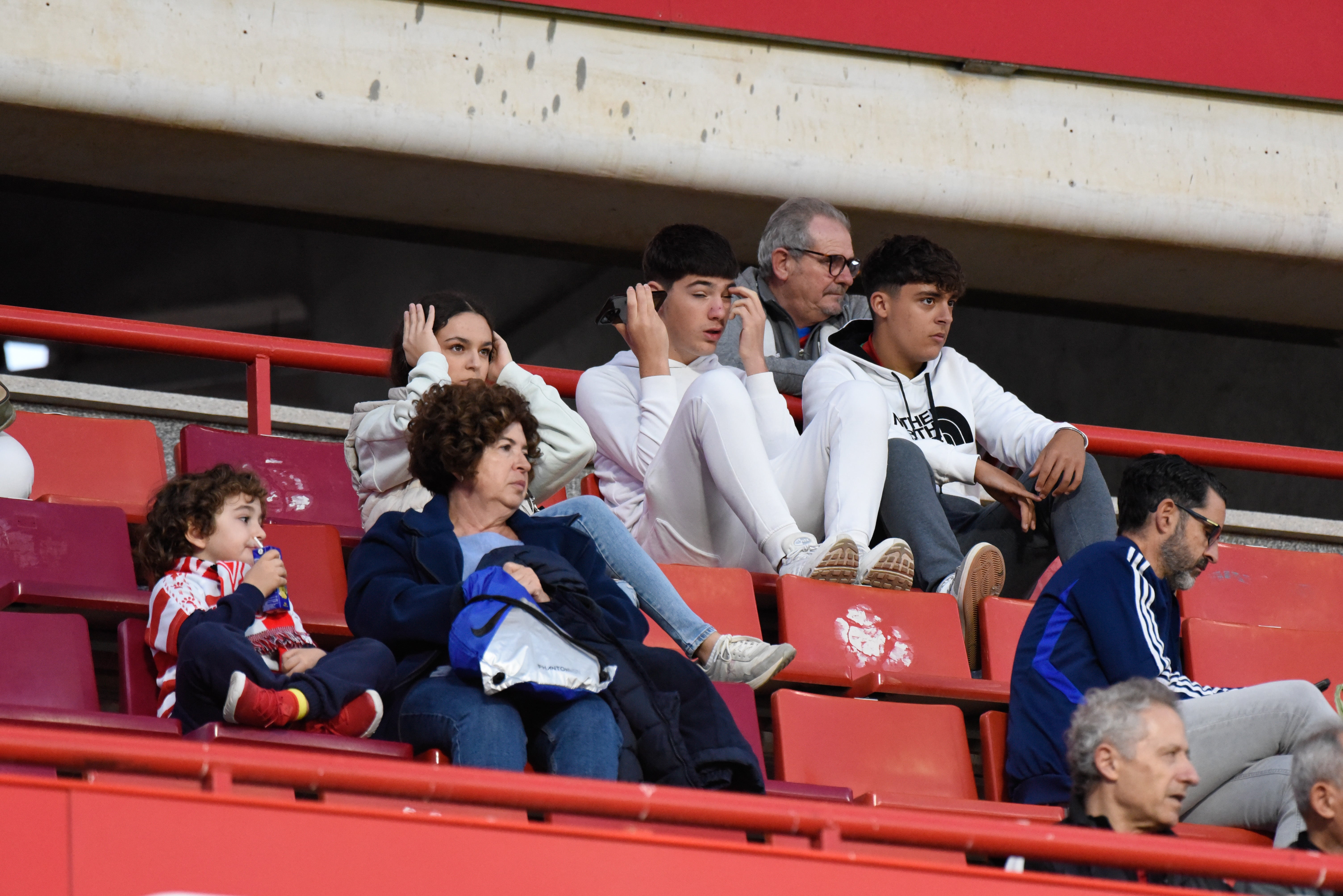 Encuéntrate en Los Cármenes en el Granada-Eldense