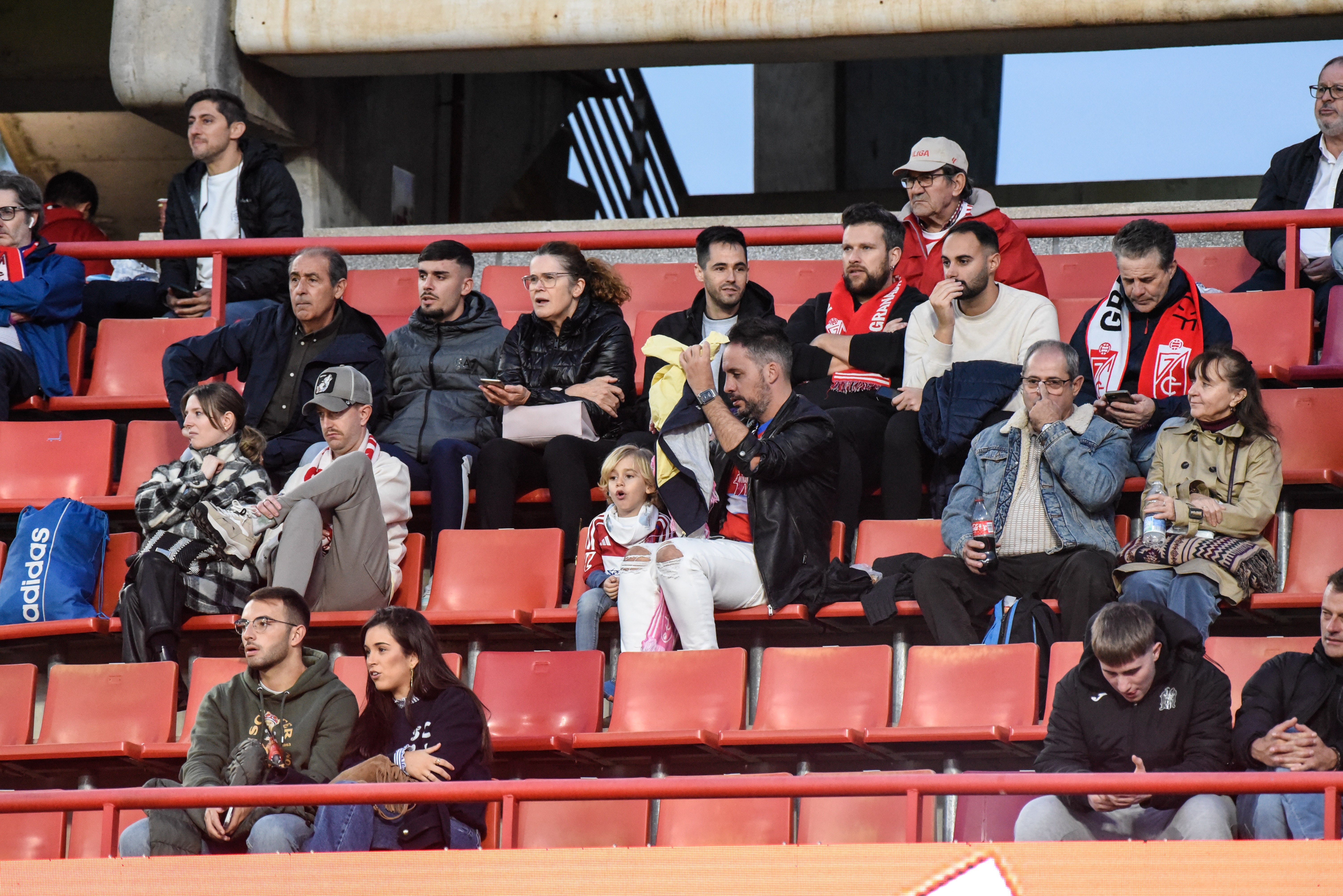 Encuéntrate en Los Cármenes en el Granada-Eldense