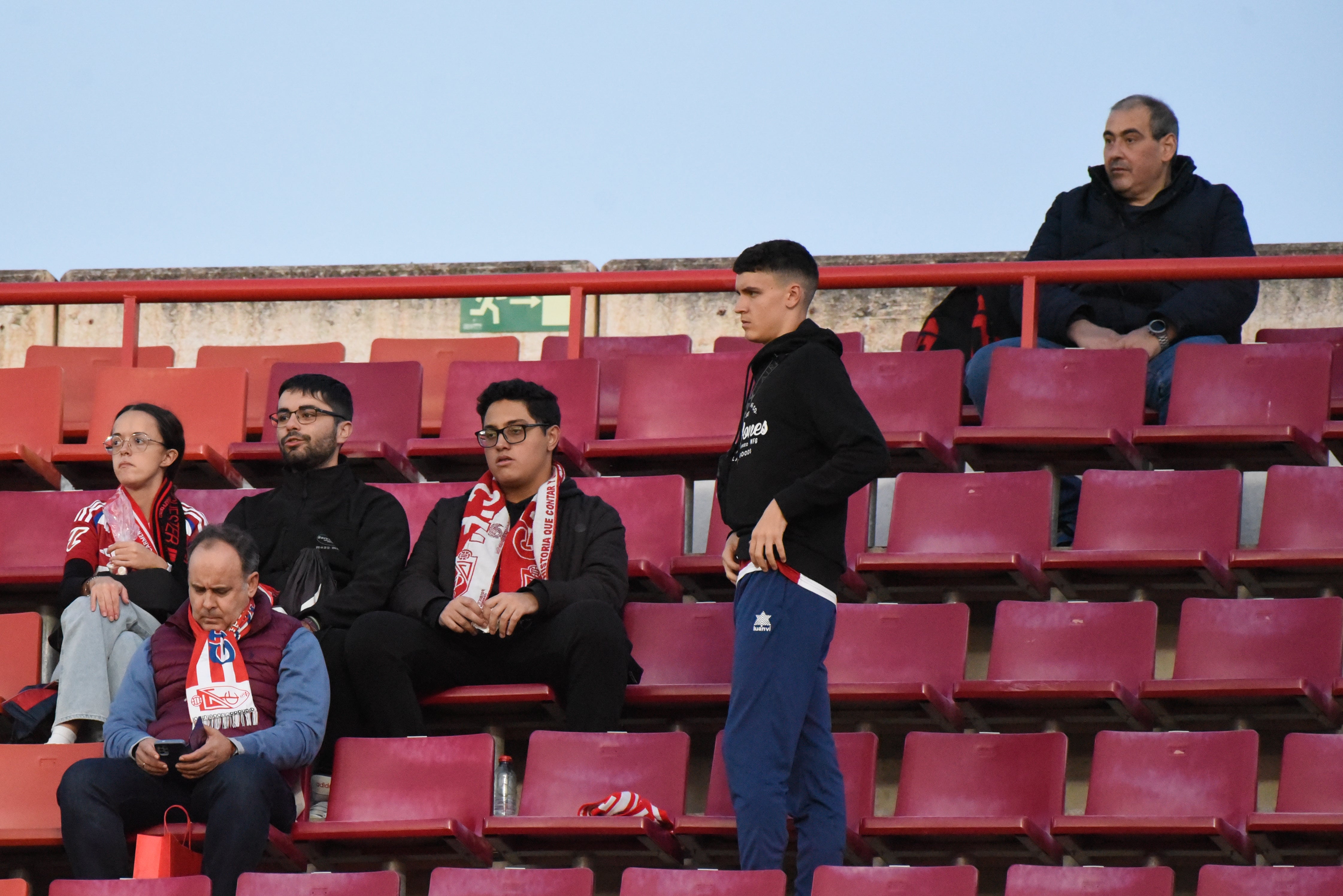 Encuéntrate en Los Cármenes en el Granada-Eldense