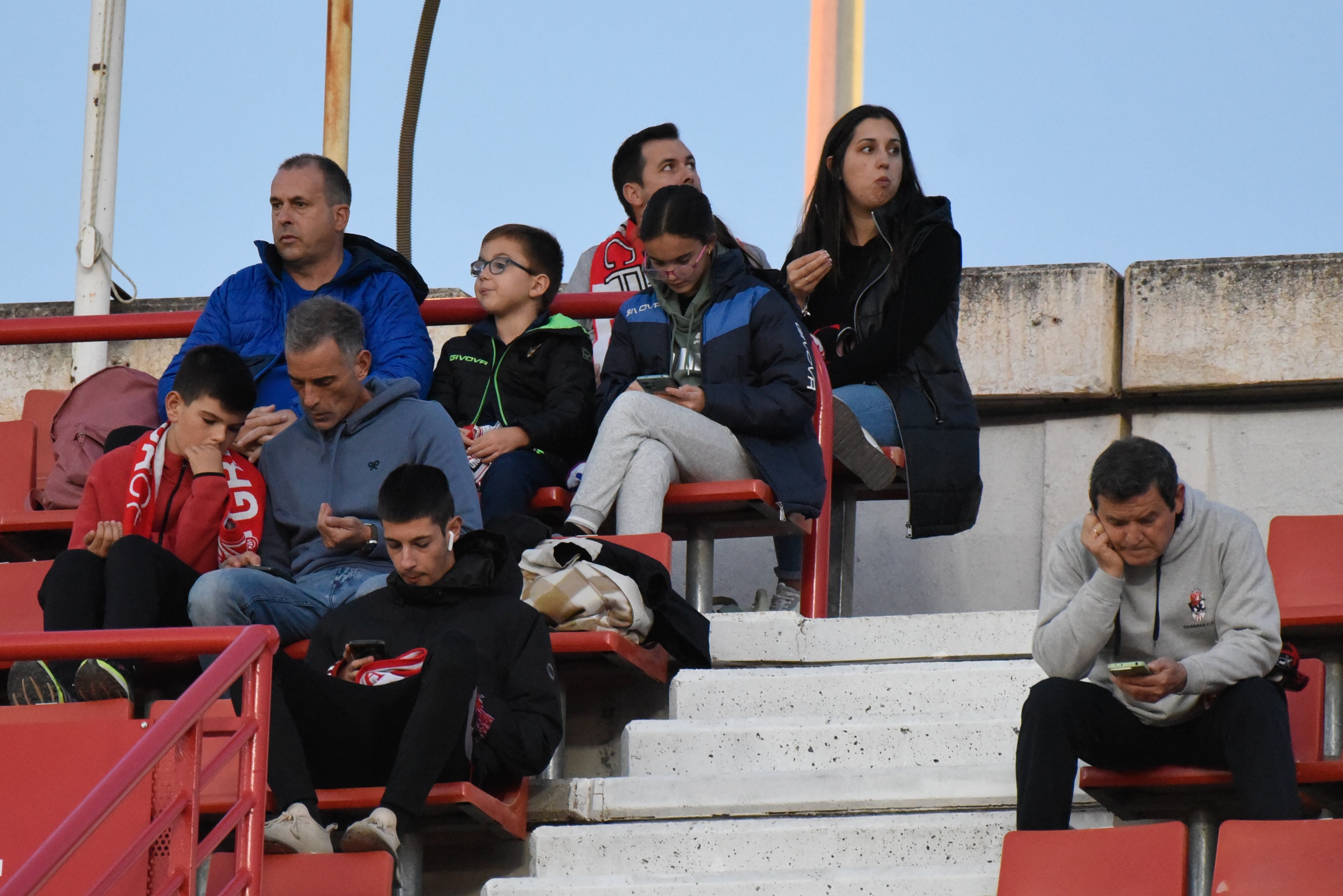 Encuéntrate en Los Cármenes en el Granada-Eldense