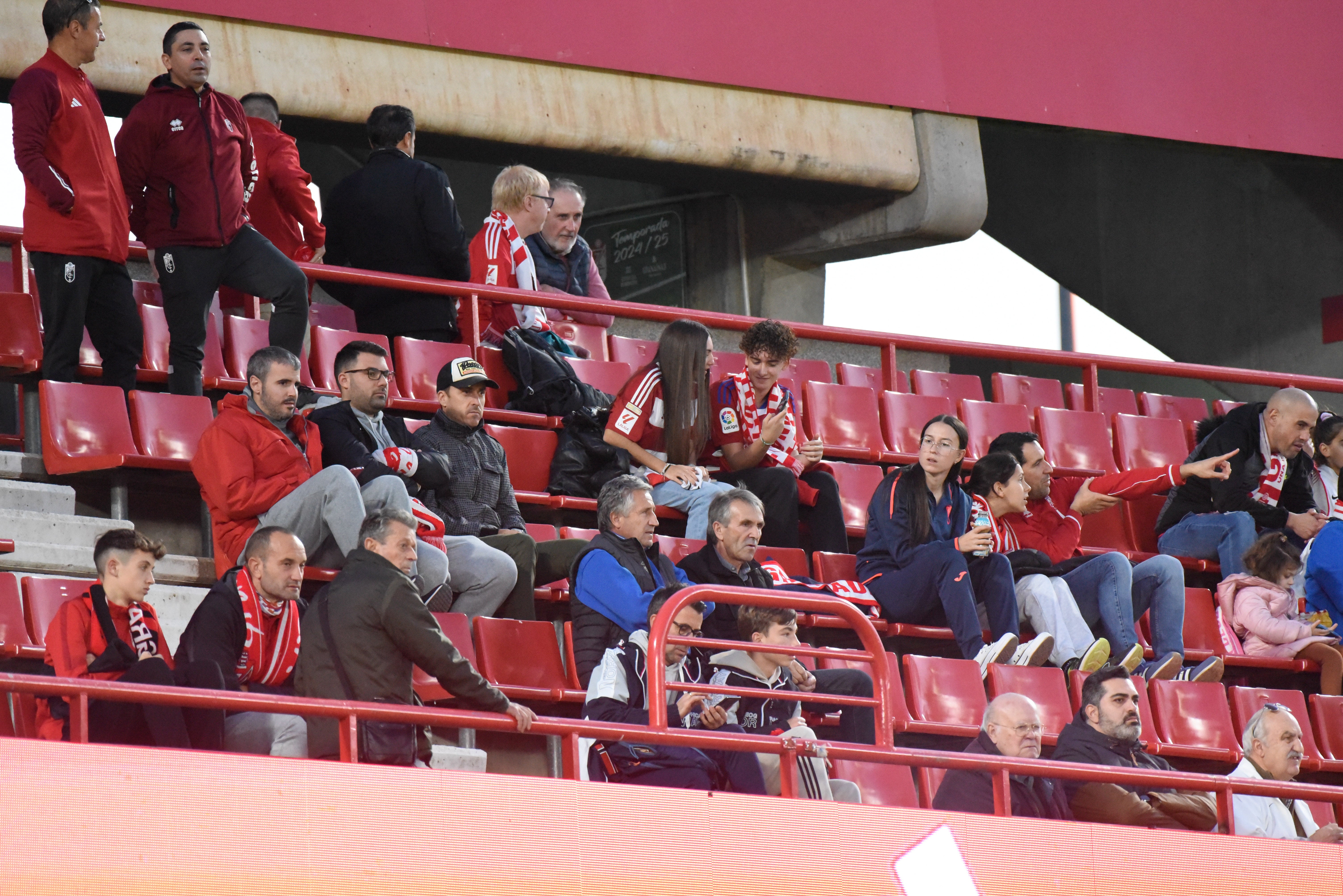 Encuéntrate en Los Cármenes en el Granada-Eldense