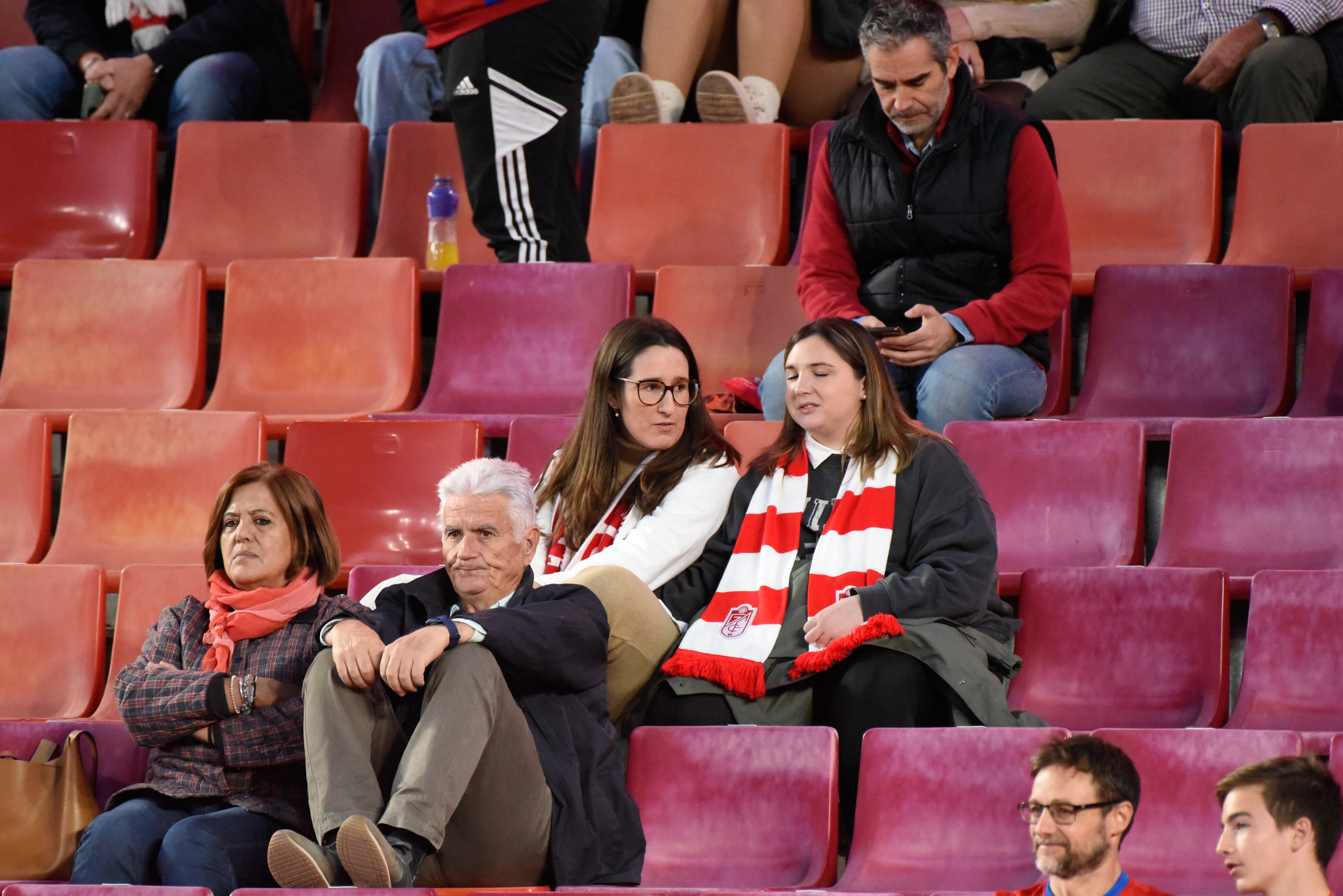 Encuéntrate en Los Cármenes en el Granada-Eldense