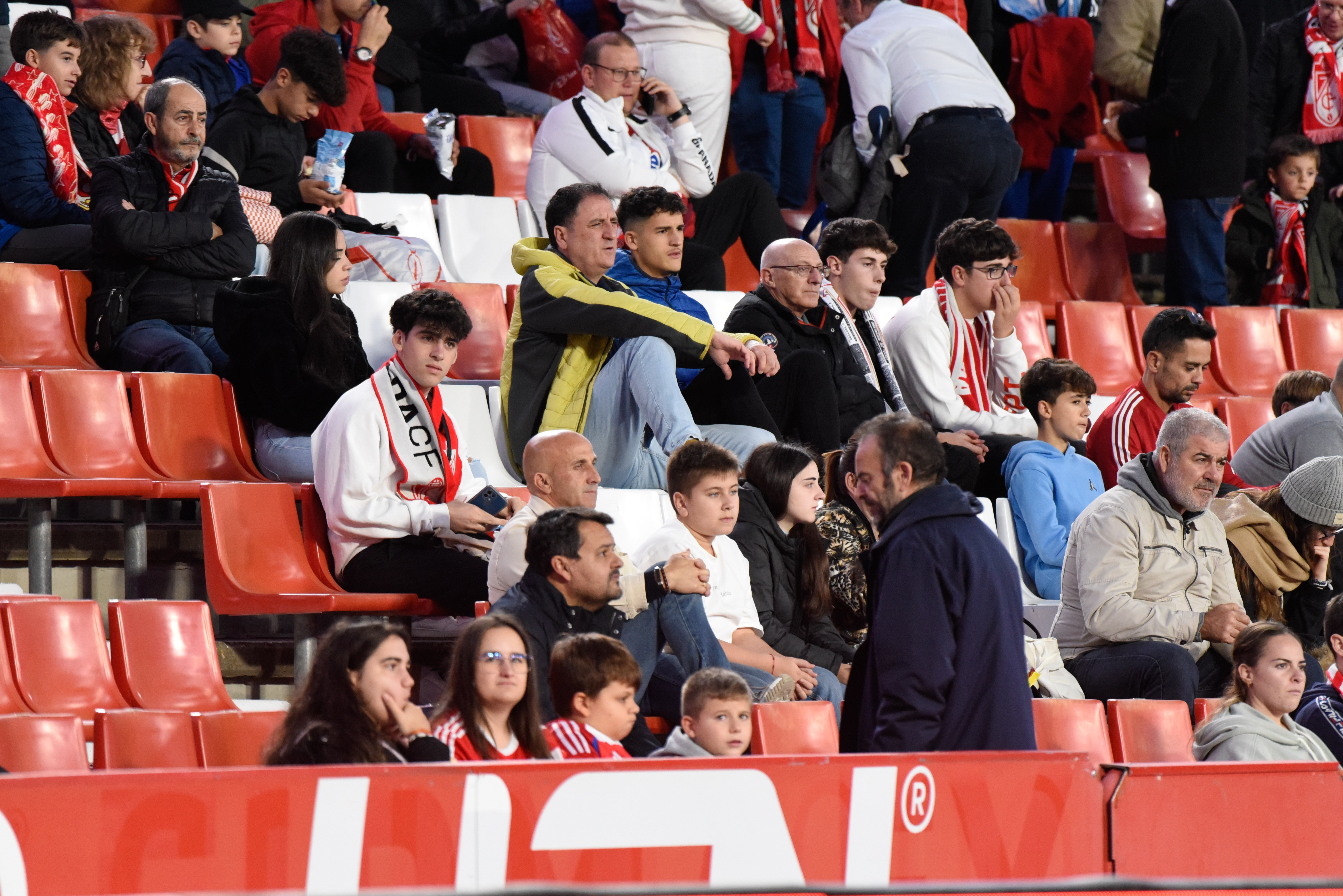 Encuéntrate en Los Cármenes en el Granada-Eldense