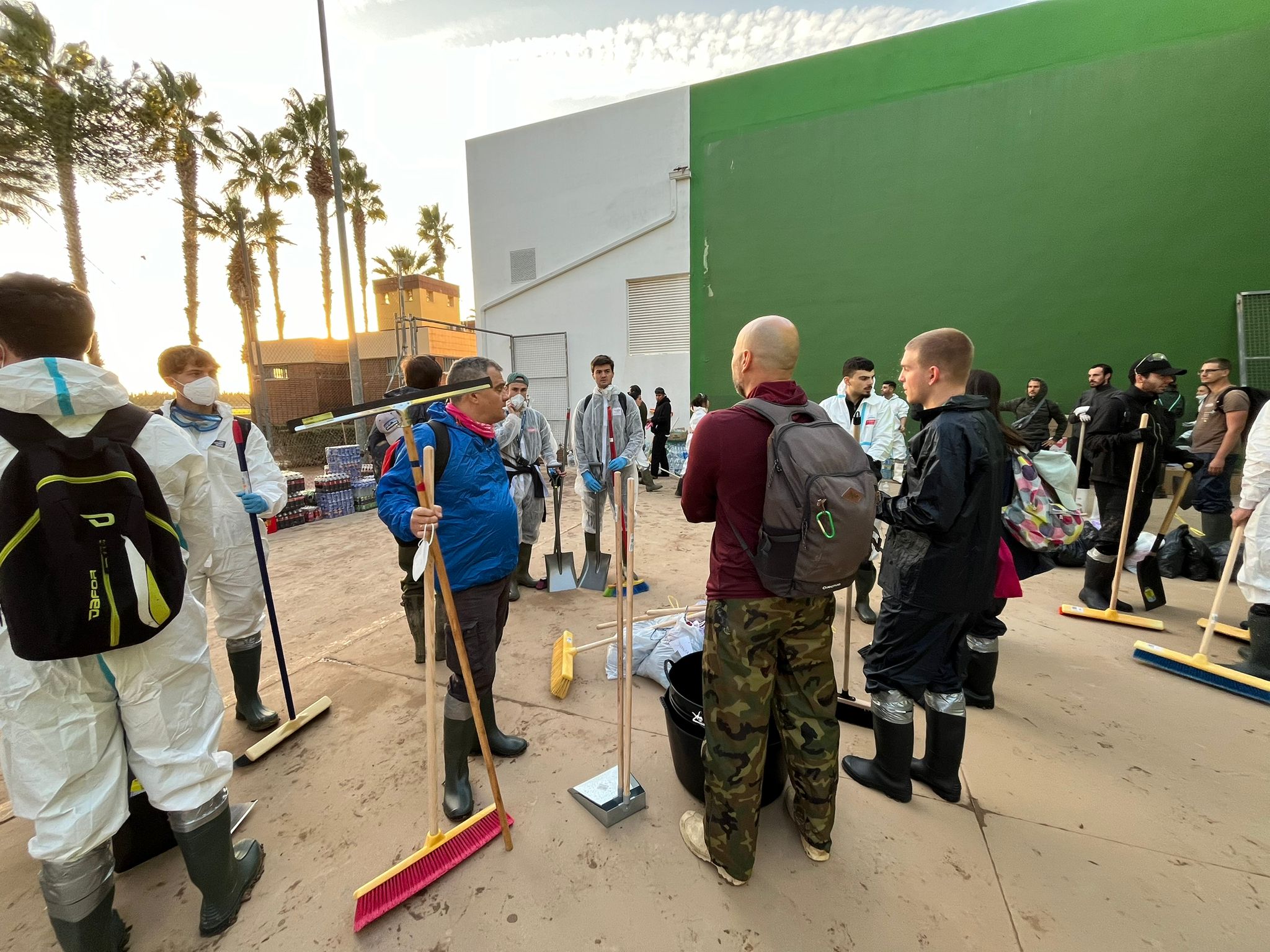 Las imágenes de los voluntarios granadinos en Valencia