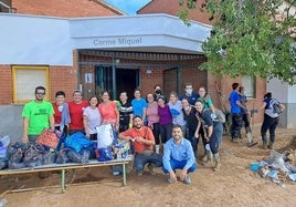 El equipo del Padre Manjón junto a colegas del colegio Carme Miquel de la localidad de Alzira.