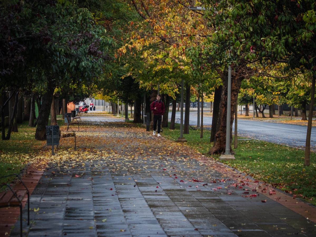 Las imágenes de Granada sin clases y sin tormentas este jueves