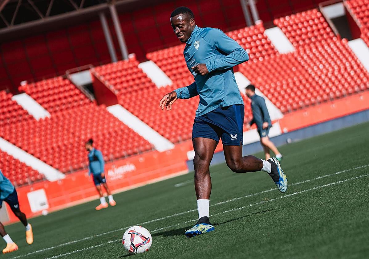 Lopy durante un entrenamiento del Almería