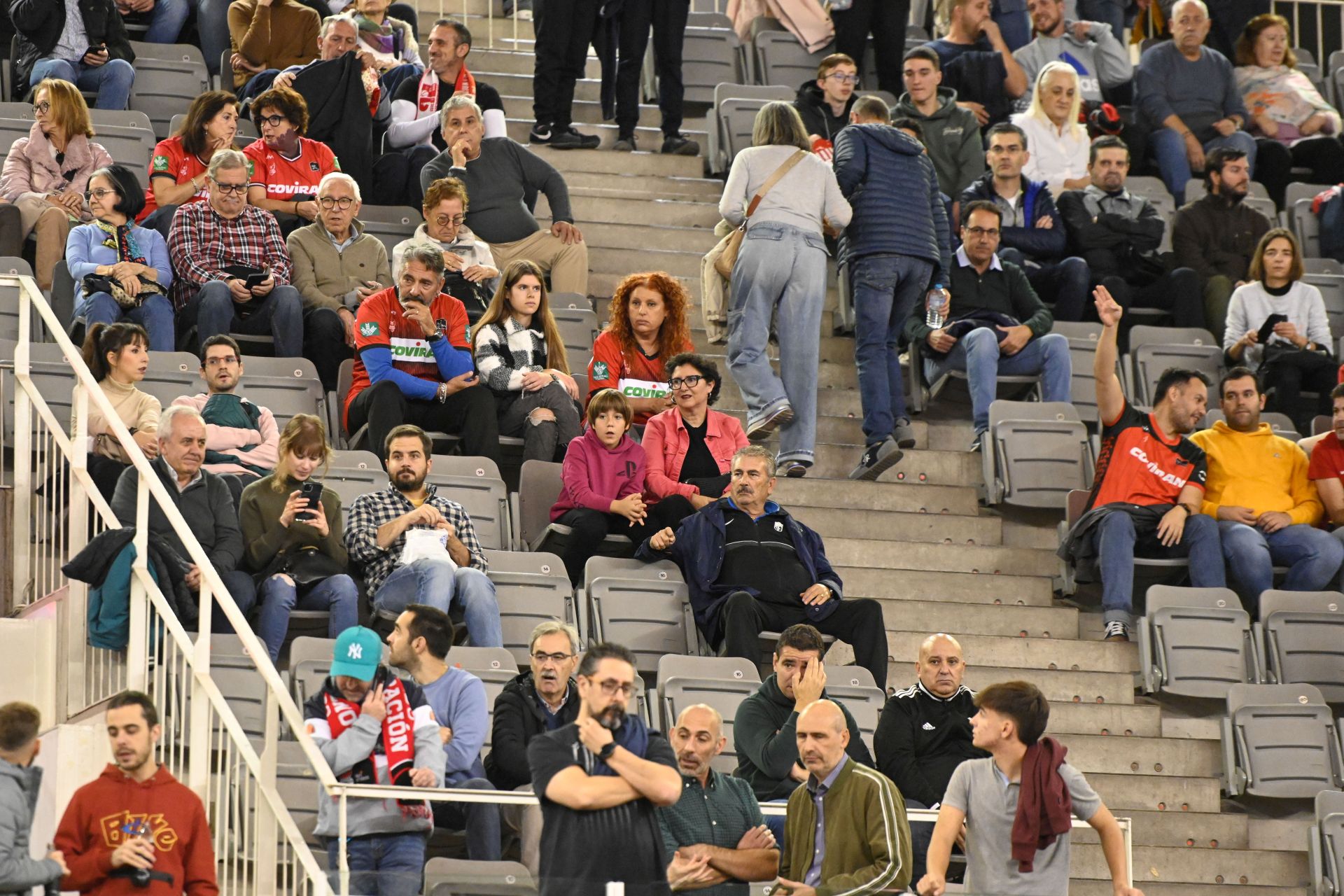 Encuéntrate en la grada durante el Covirán - Leyma Coruña