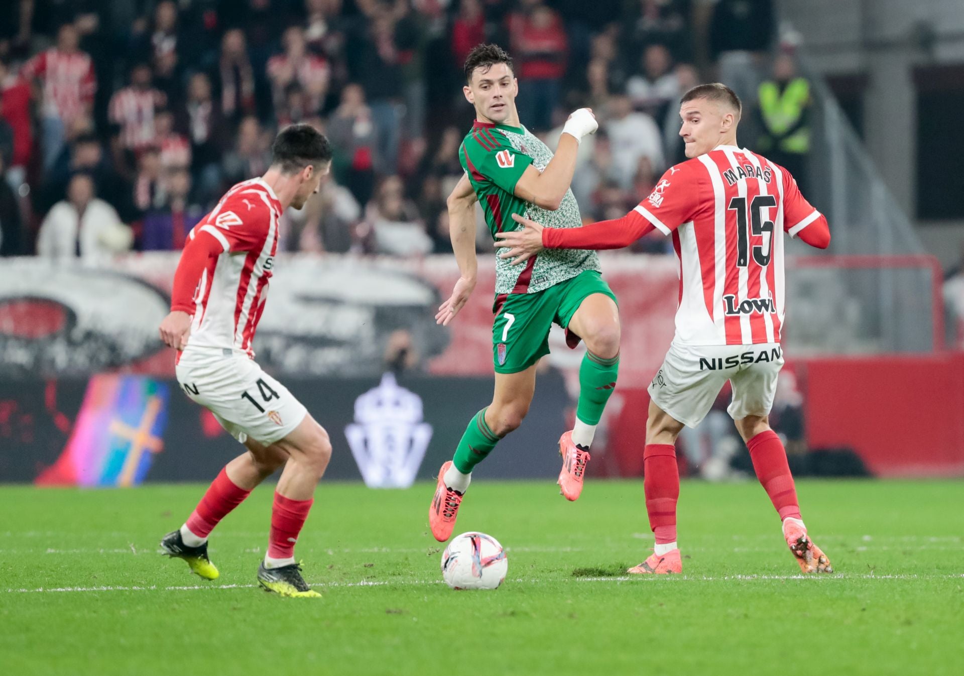 Las mejores imágenes del partido del Granada contra el Sporting