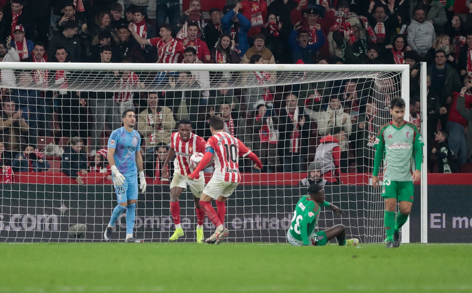 Las mejores imágenes del partido del Granada contra el Sporting