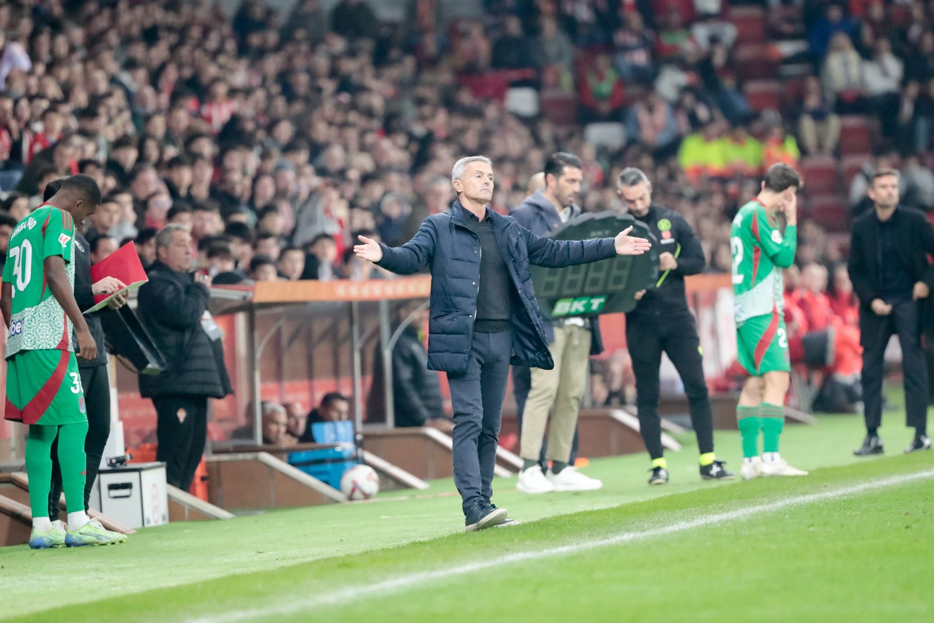 Las mejores imágenes del partido del Granada contra el Sporting