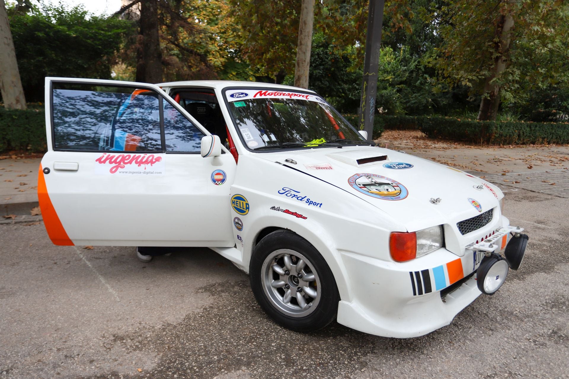 El Rally Primeras Nieves llena Granada de coches clásicos