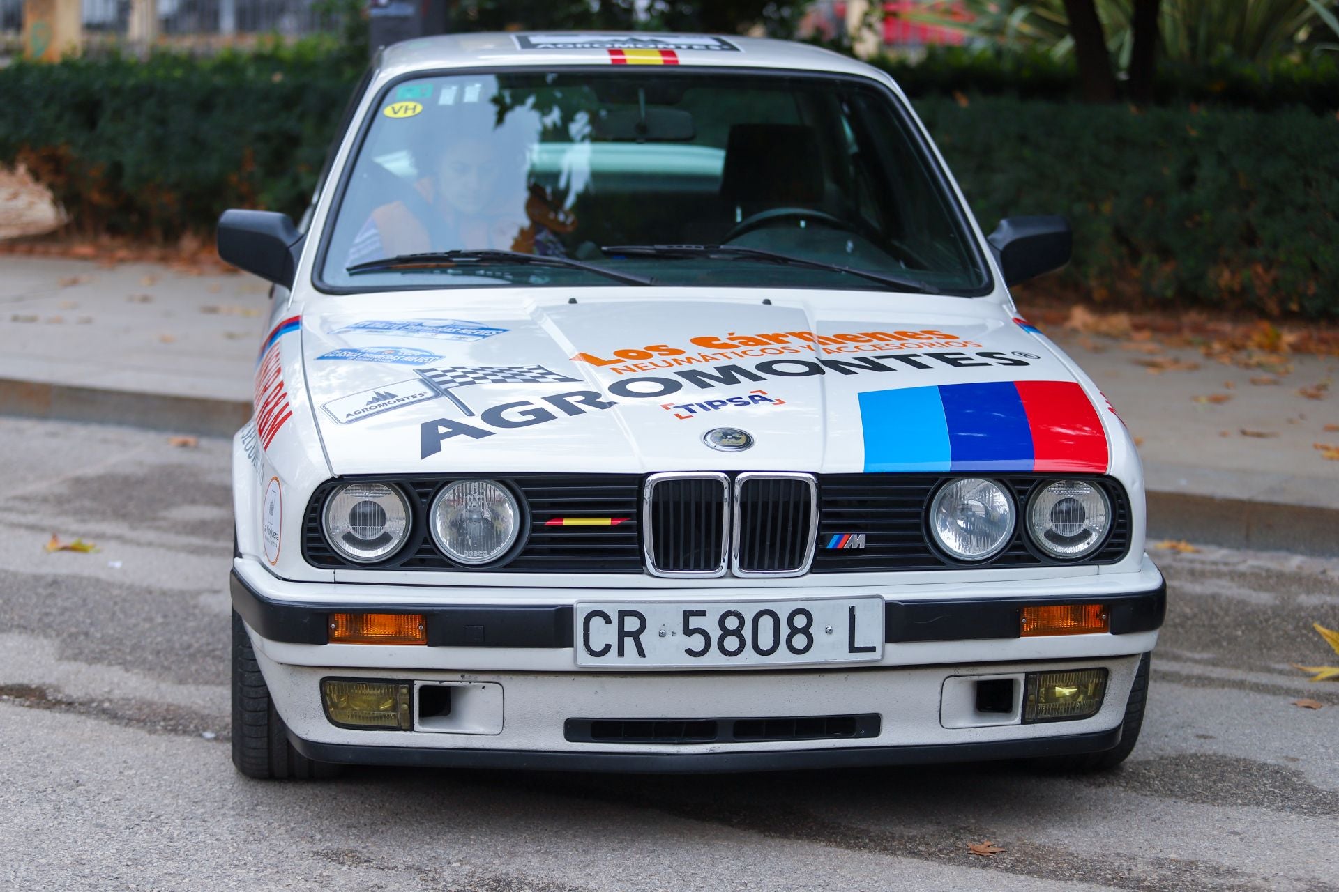 El Rally Primeras Nieves llena Granada de coches clásicos