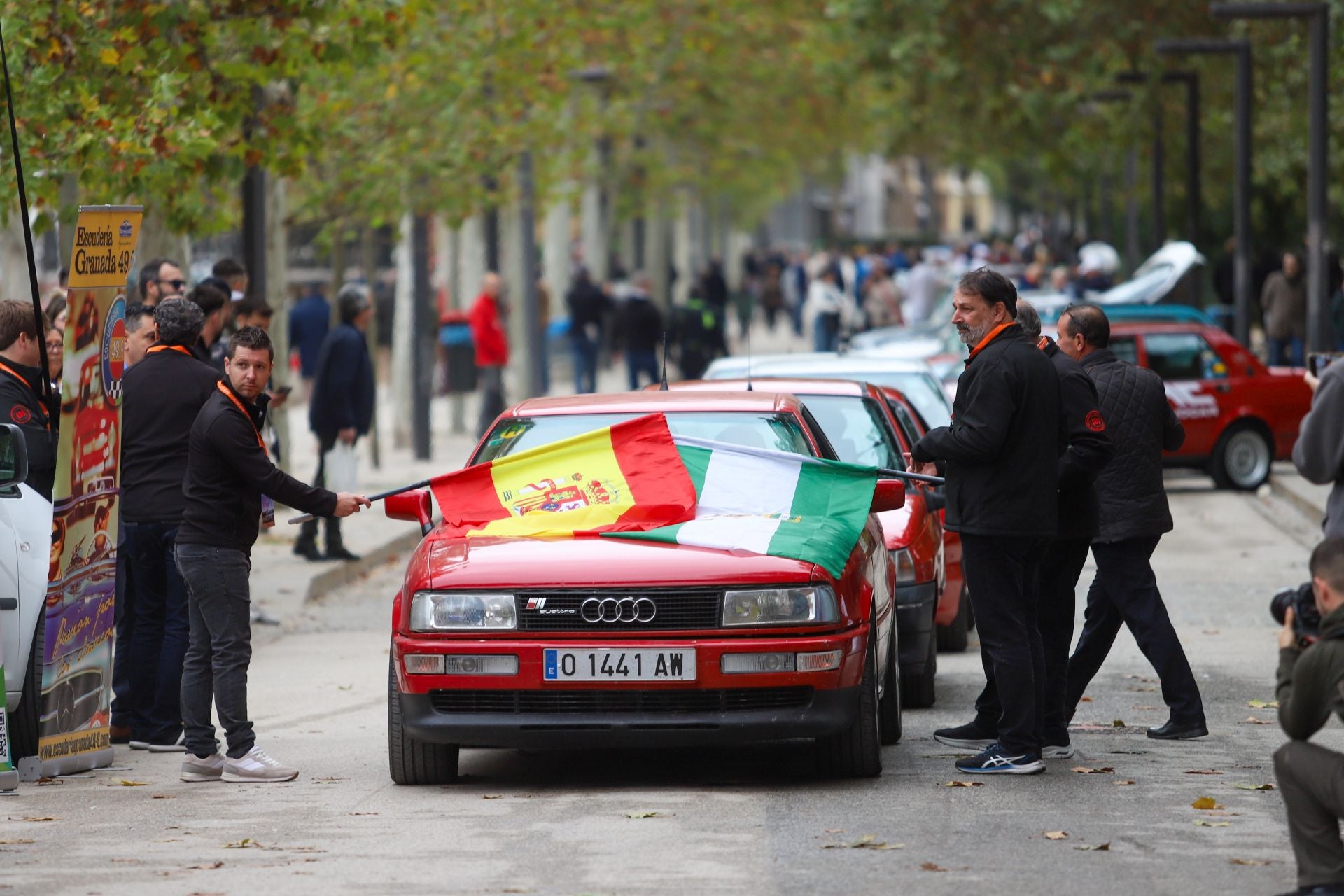 El Rally Primeras Nieves llena Granada de coches clásicos