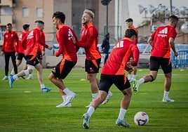 Un instante del último entrenamiento del Granada.
