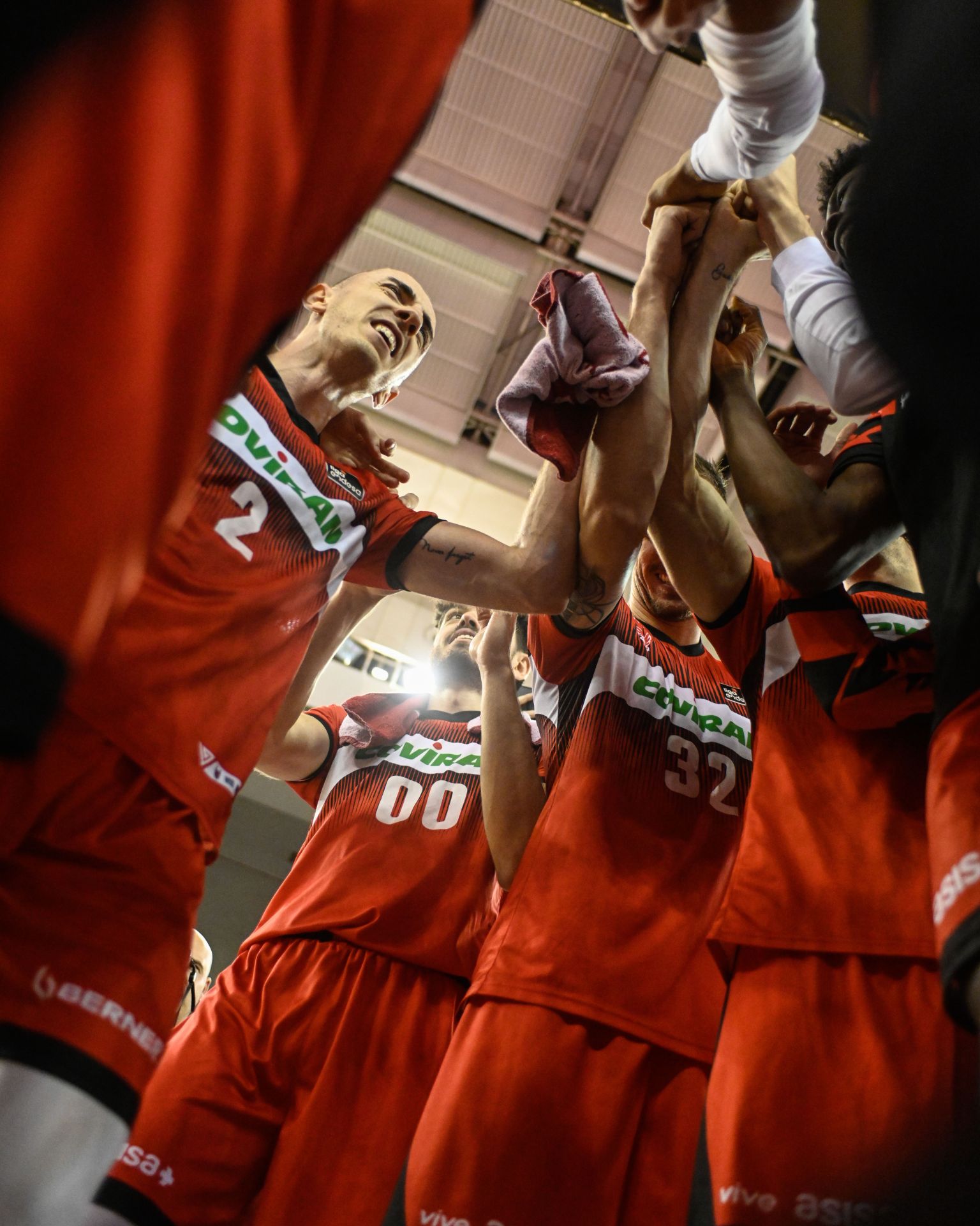 El Covirán celebró el triunfo ante el Leyma Coruña con efusividad.