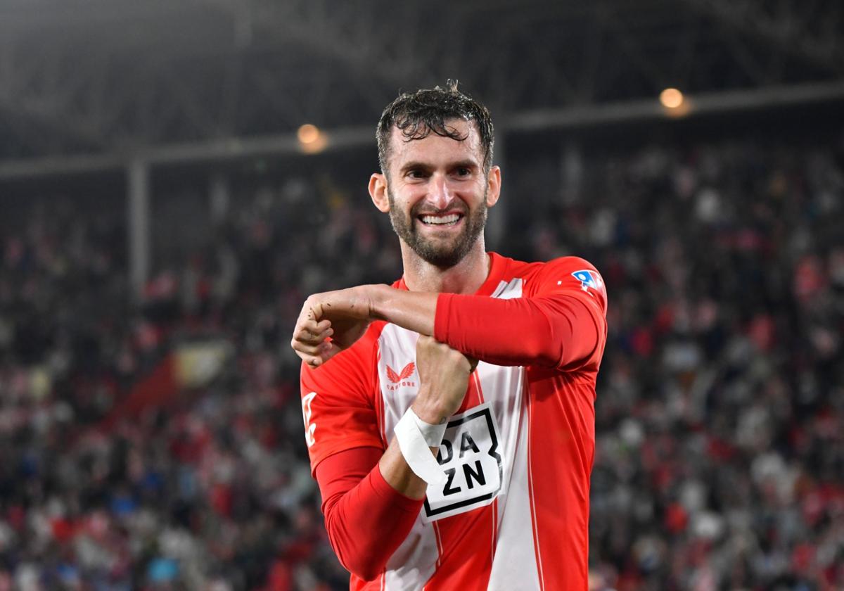 Baptistao celebrando el gol de la victoria ante el Deportivo de la Coruña