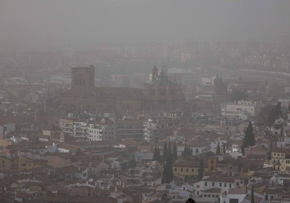 Calima y chubascos en Andalucía antes de la llegada de una nueva borrasca.