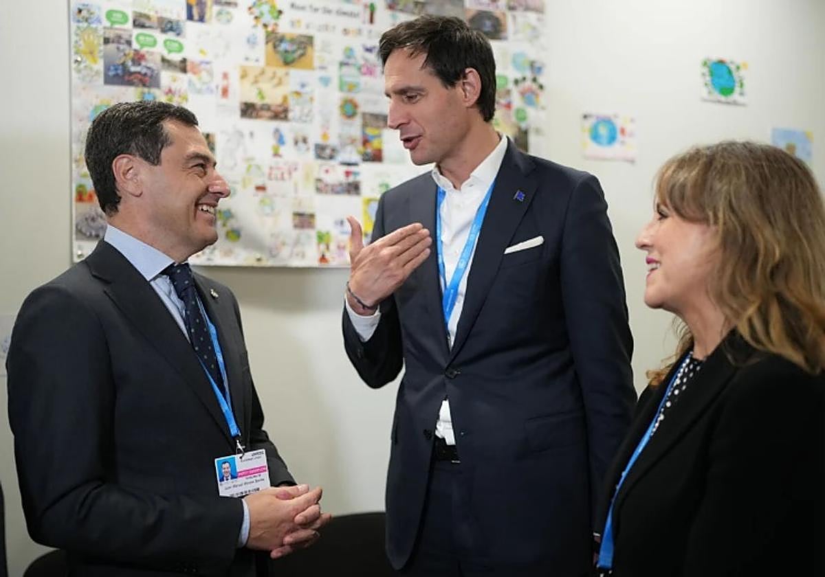 Juanma Moreno, conversa con el comisario europeo del Clima, Wopke Hoekstra