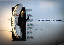 Llegada del primer vuelo de Ámsterdam a Granada.