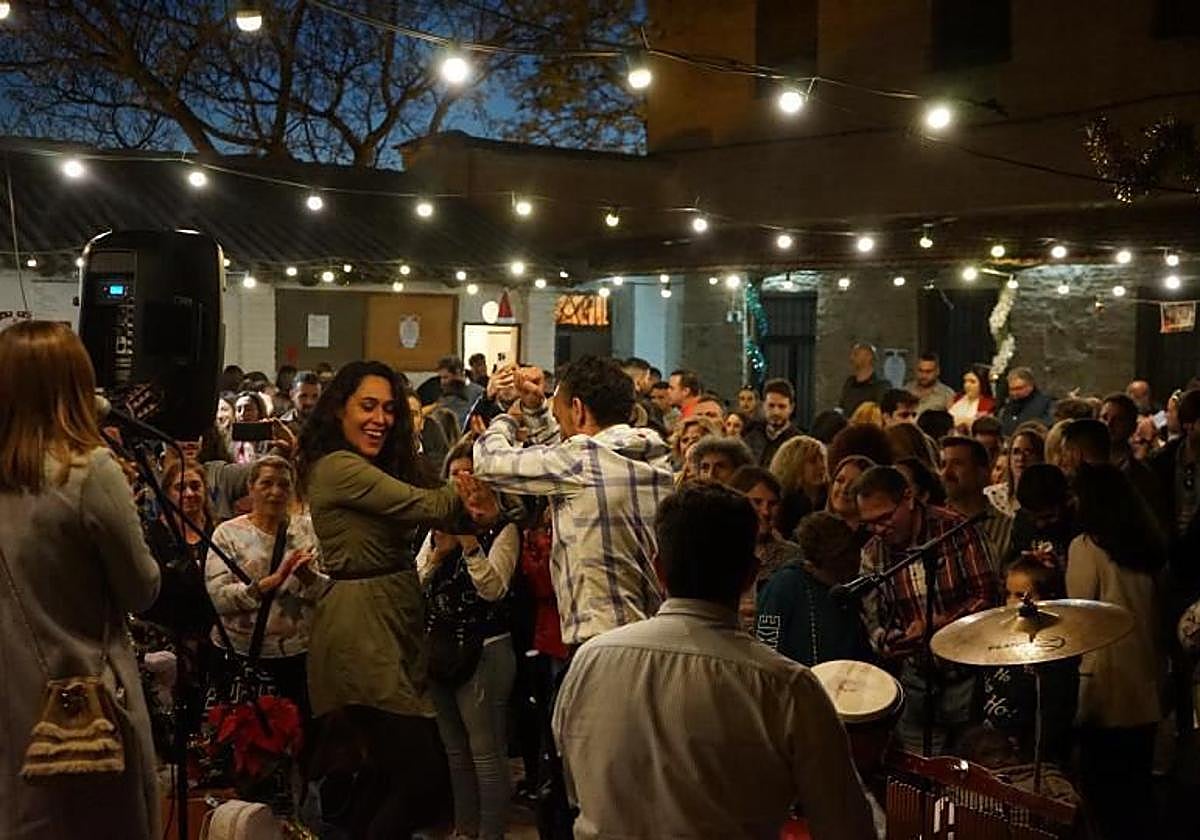 El calendario de las zambombas cofrades de Granada por Navidad