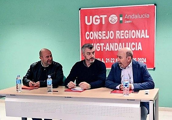 El alcalde de Cazorla y los secretarios generales del sindicato a nivel andaluz y jienense.