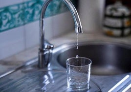 La presencia de bromatos en el agua potable puede conllevar un efecto carcinógeno en las personas.