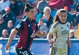 Un instante de la visita del Granada al Levante la temporada pasada.