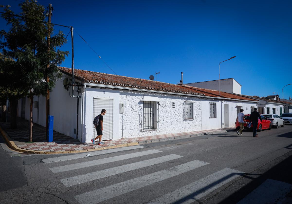 Casitas encaladas en el pueblo de colonización de El Chaparral (Albolote).