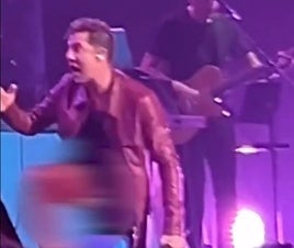 El inesperado incidente de David Bisbal durante un concierto: «Me he hecho un Laura Pausini»