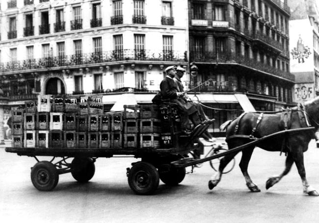 Helados Norwik en un coche de caballos.