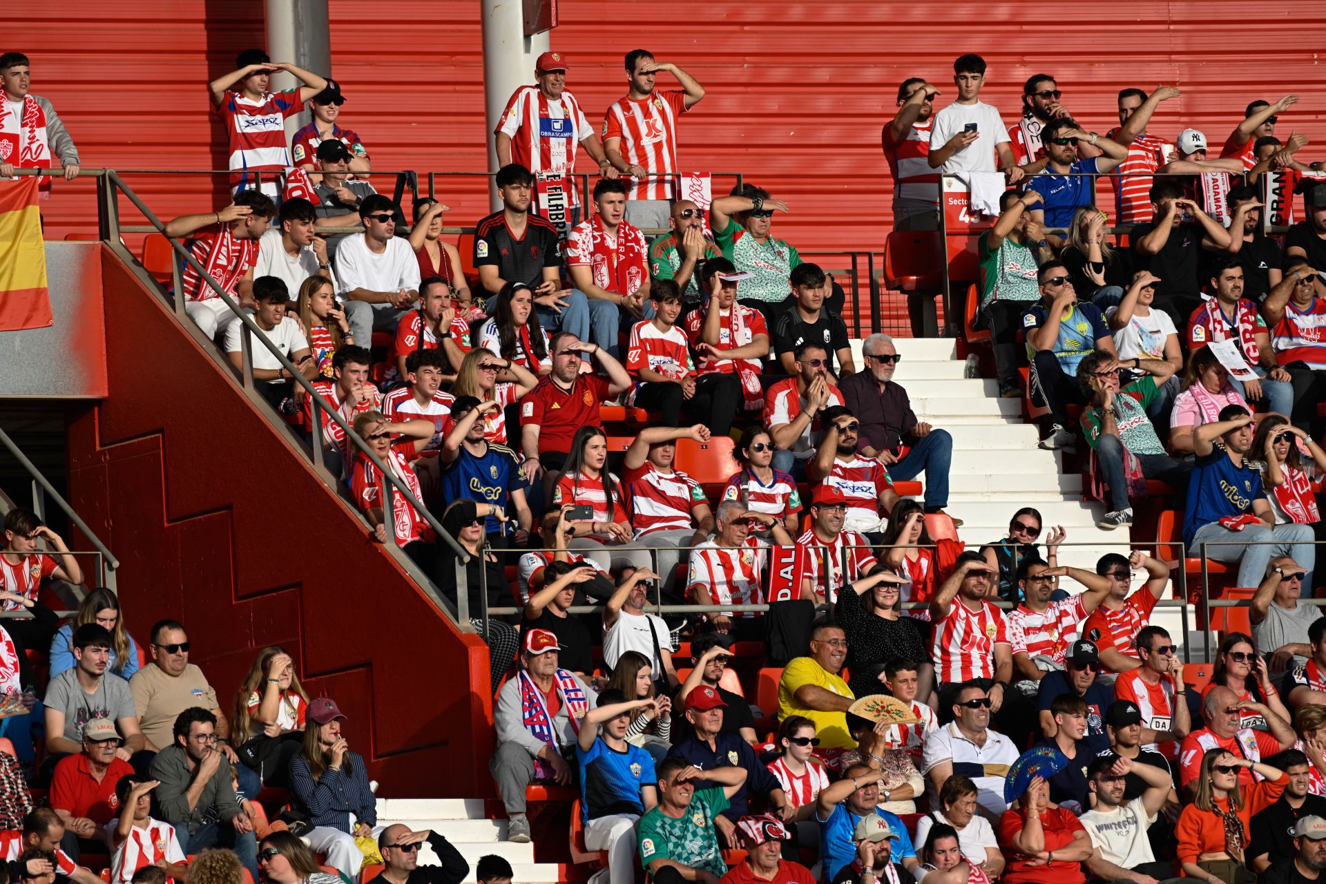 Encuéntrate en la previa y en el estadio en el Almería-Granada