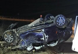 Estado en el que quedó el coche tras el accidente.