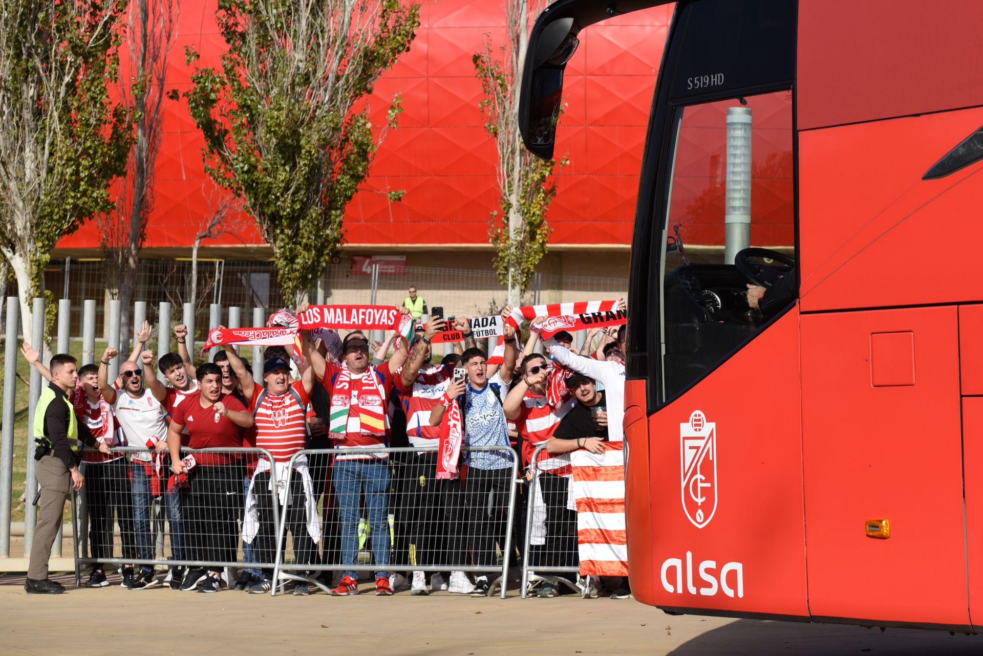 Encuéntrate en la previa y en el estadio en el Almería-Granada