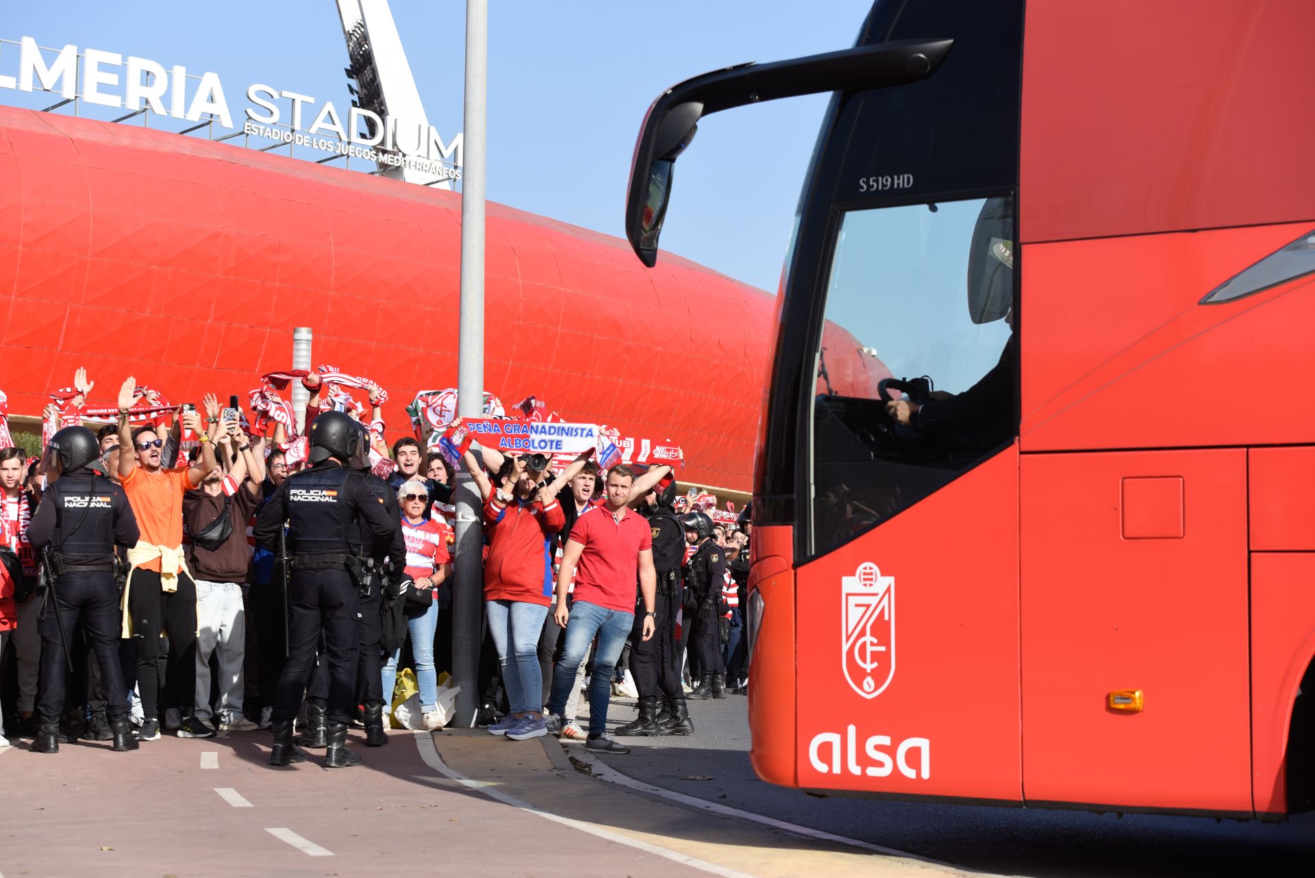 Encuéntrate en la previa y en el estadio en el Almería-Granada