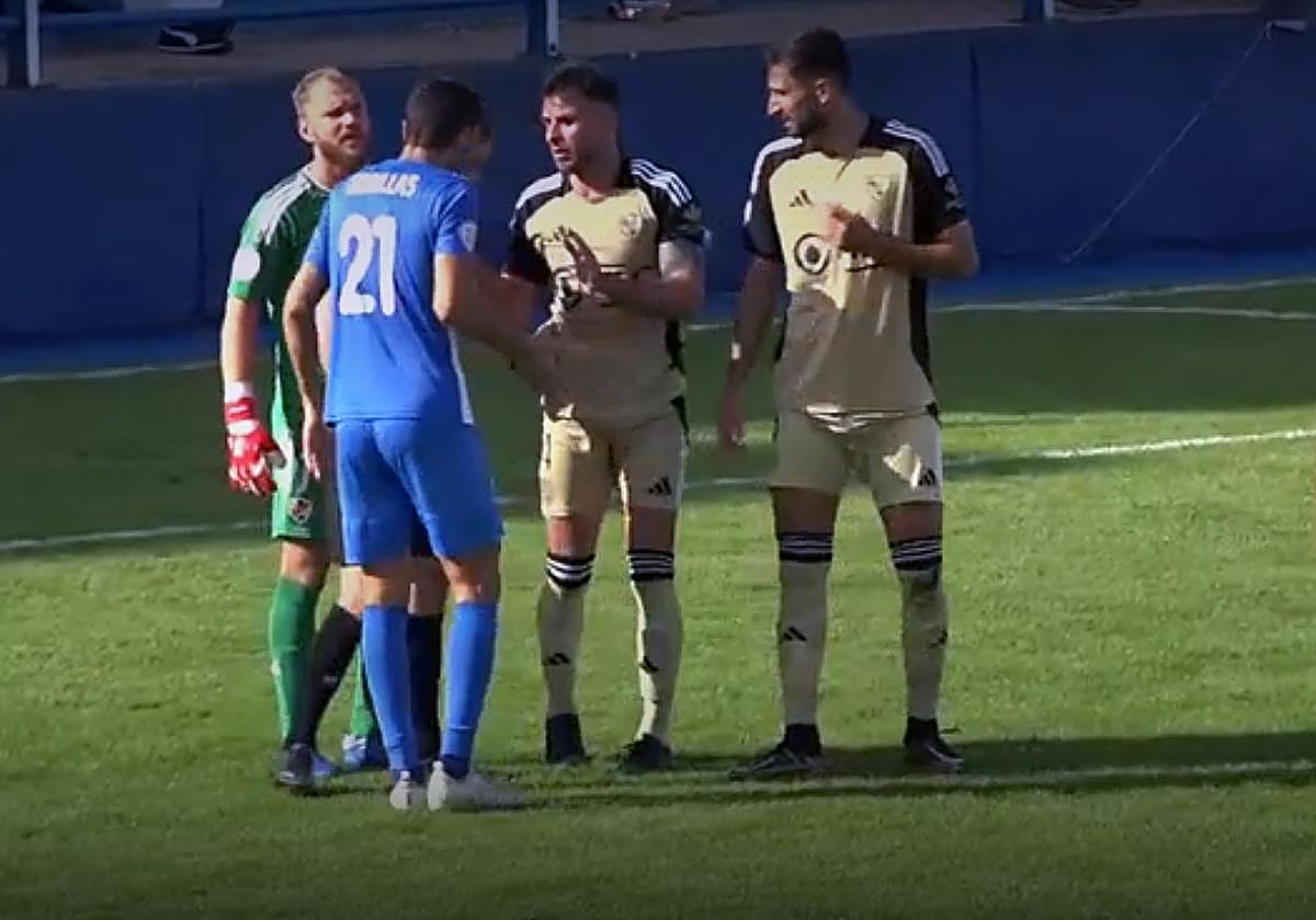 n momento del partido entre Águilas y Linares