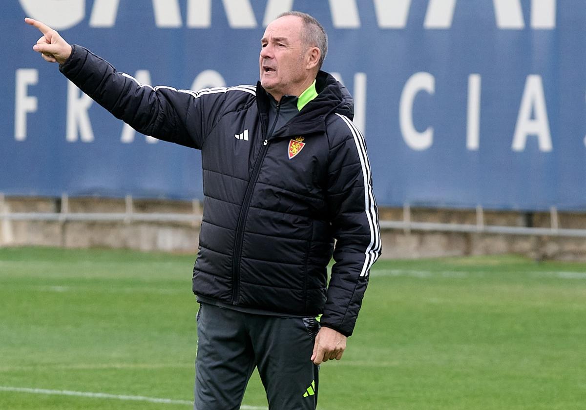 El entrenador zaragocista, en un entrenamiento.