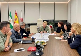 Reunión entre Almería Centro y el Ayuntamiento de Almería.