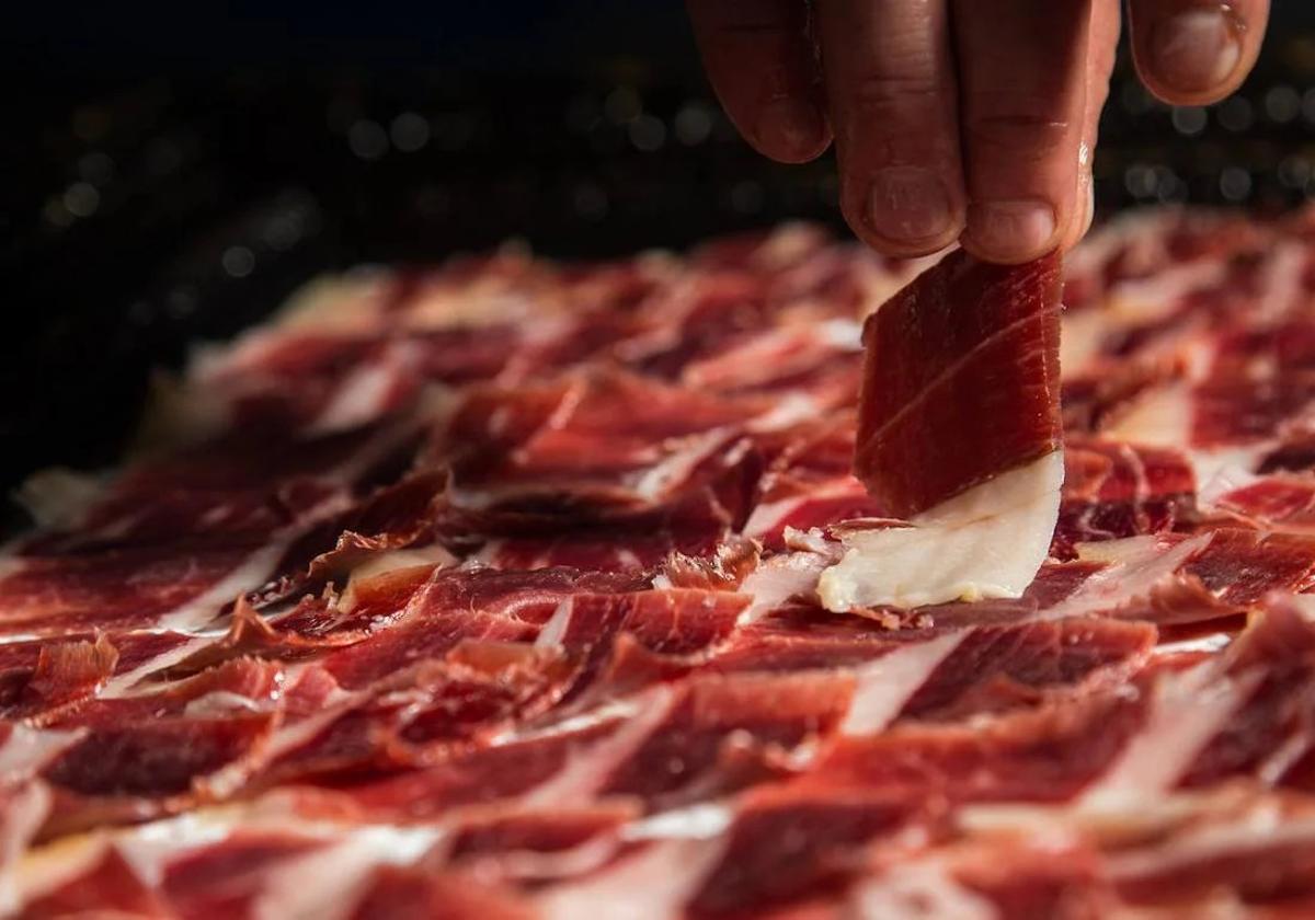 La OCU elige el mejor jamón ibérico de supermercado.