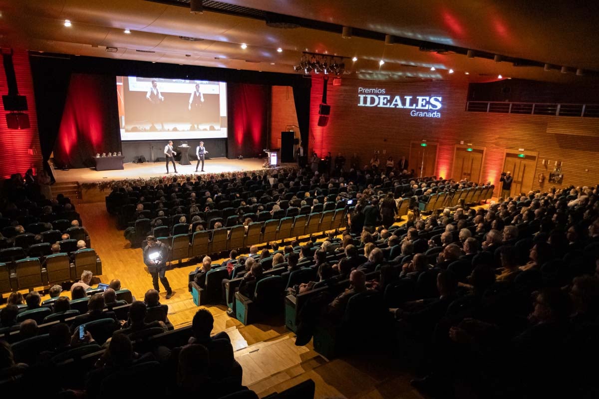 La alfombra roja y el cóctel de los IDEALES