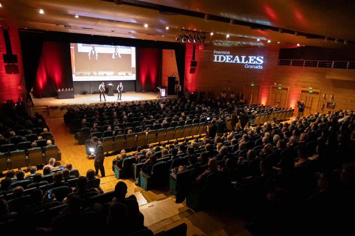 La alfombra roja y el cóctel de los IDEALES