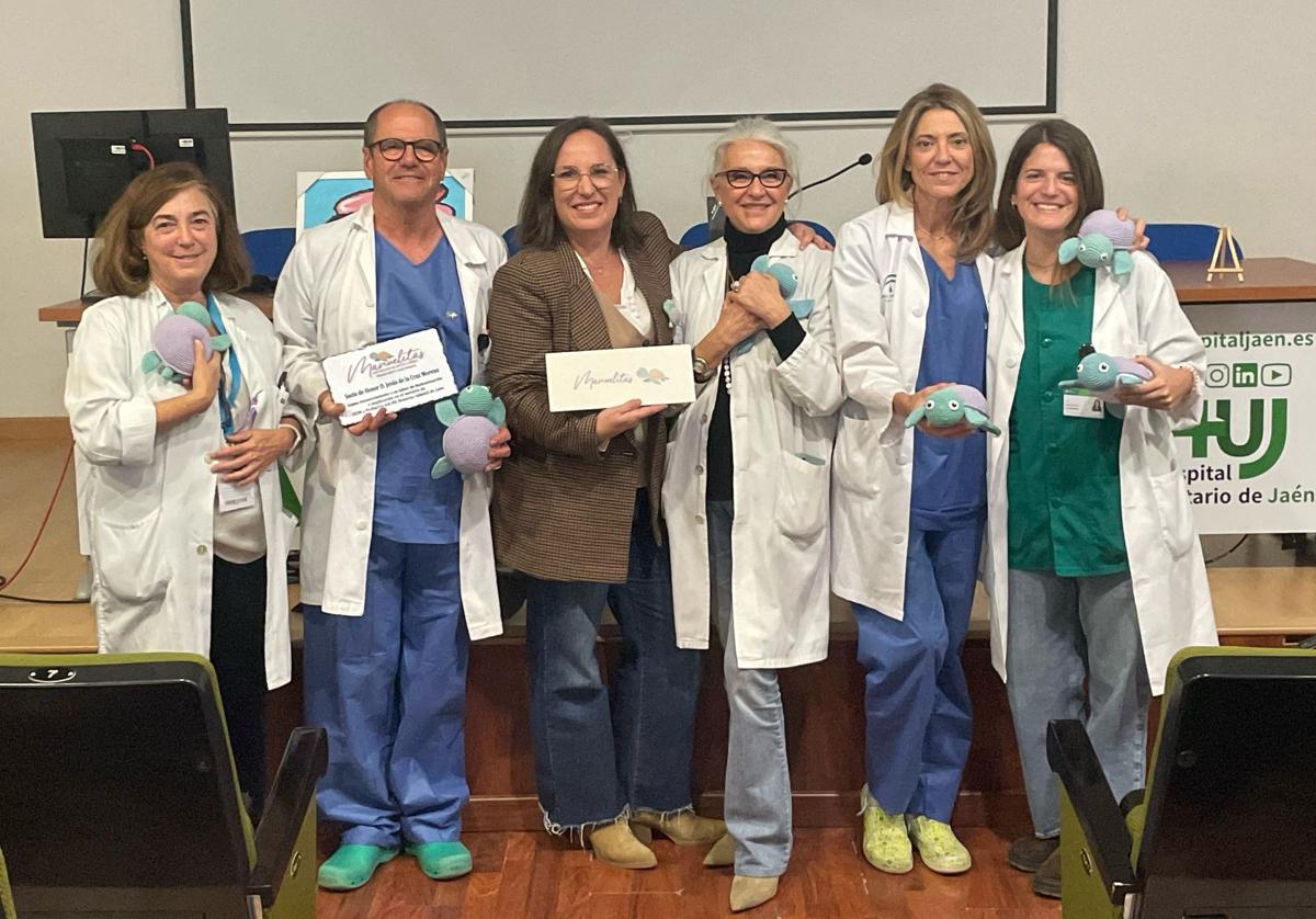 Madres prematuras celebrando el Día Mundial del Bebé prematuro, que tiene lugar el 17 de noviembre