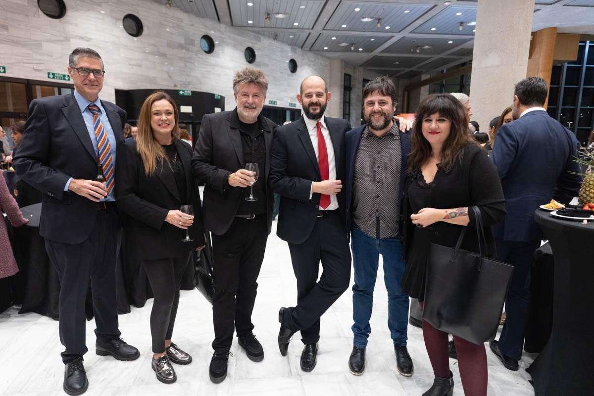 La alfombra roja y el cóctel de los IDEALES