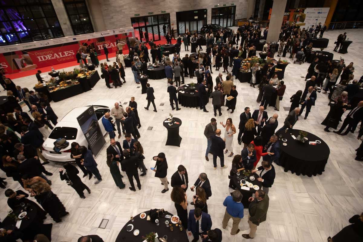 La alfombra roja y el cóctel de los IDEALES