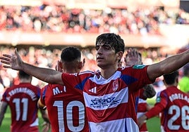 Gonzalo Villar celebra su tanto al Racing.