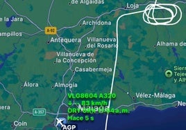 Mapa que muestra el intento de aterrizaje en Granada y el vuelo desviado a Málaga.